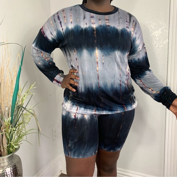 TIE DYE LONG-SLEEVE TEE W/ BIKER SHORTS SET - Picture 1 of 5